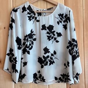 Vince Camuto White & Black Floral Lightweight Blouse - Size L